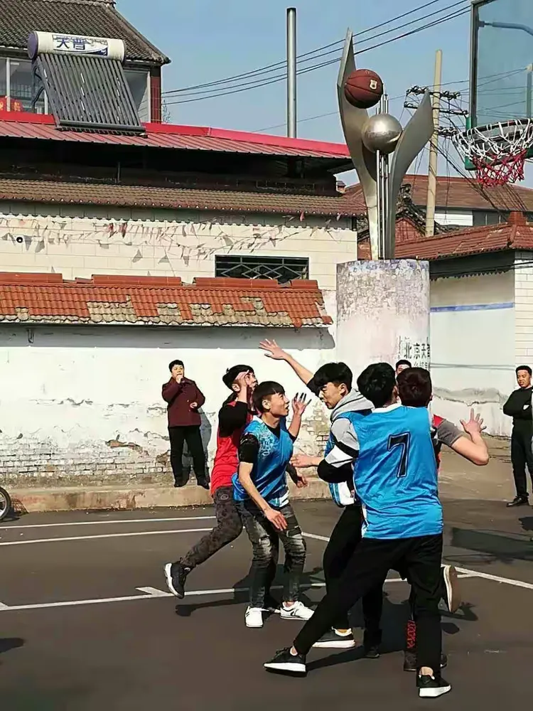 包含排球赛场再起风云:齐鲁青龙队小胜江汉火狐队,脚步移动更到位二次进攻频频奏效的词条 包含排球赛场再起风云:齐鲁青龙队小胜江汉火狐队,脚步移动更到位二次进攻频频奏效的词条