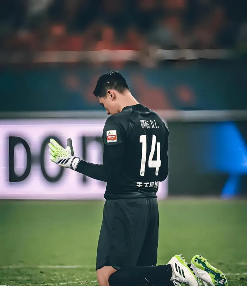 爱游戏官网 -今晨上海申花备战意甲，迎来里程碑细节曝光，底气十足，轮换策略成焦点的简单介绍