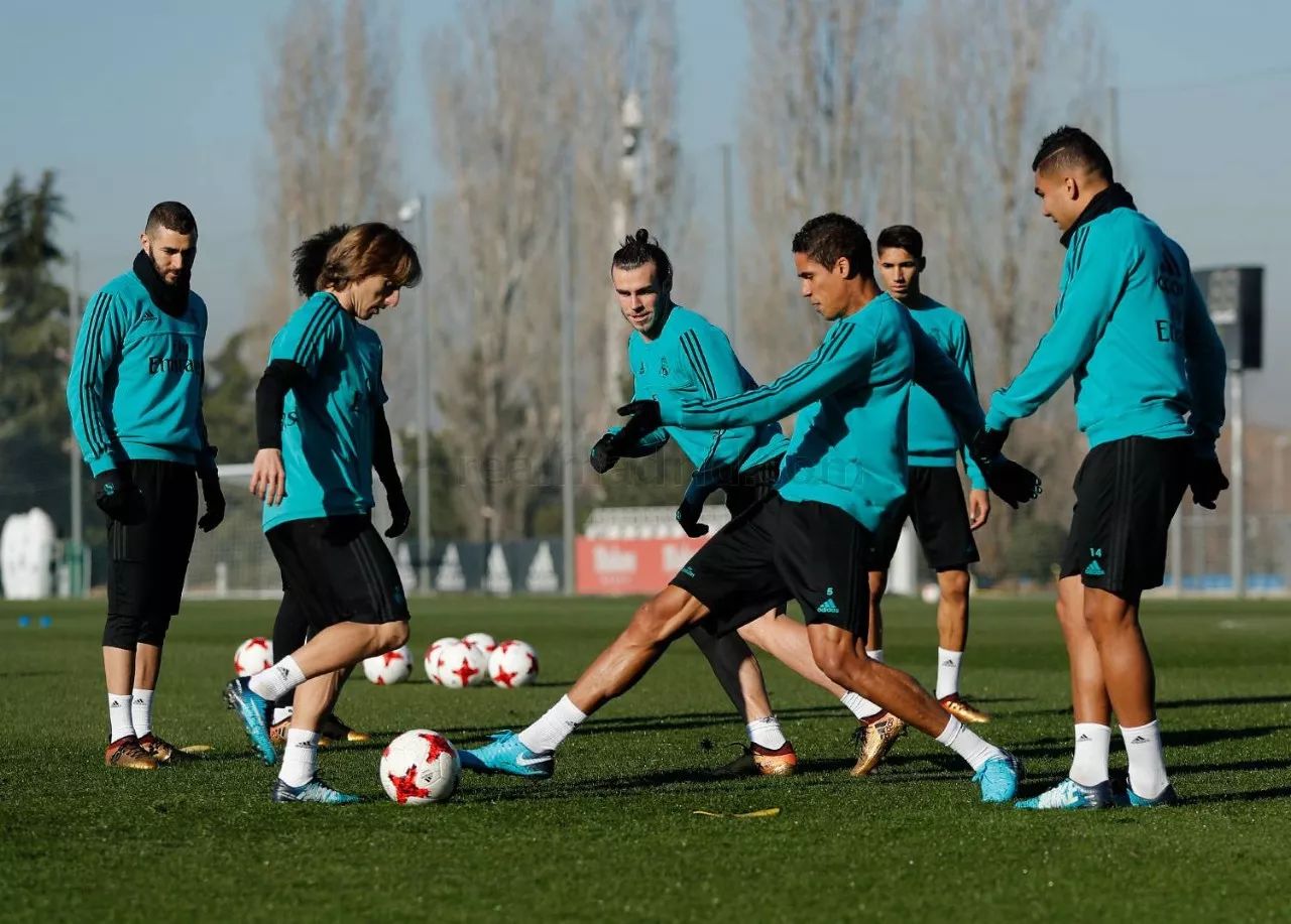 包含波士顿凯尔特人训练开放日，赛后单刀错失引欢呼，国王杯在即，赛季目标并未改变的词条